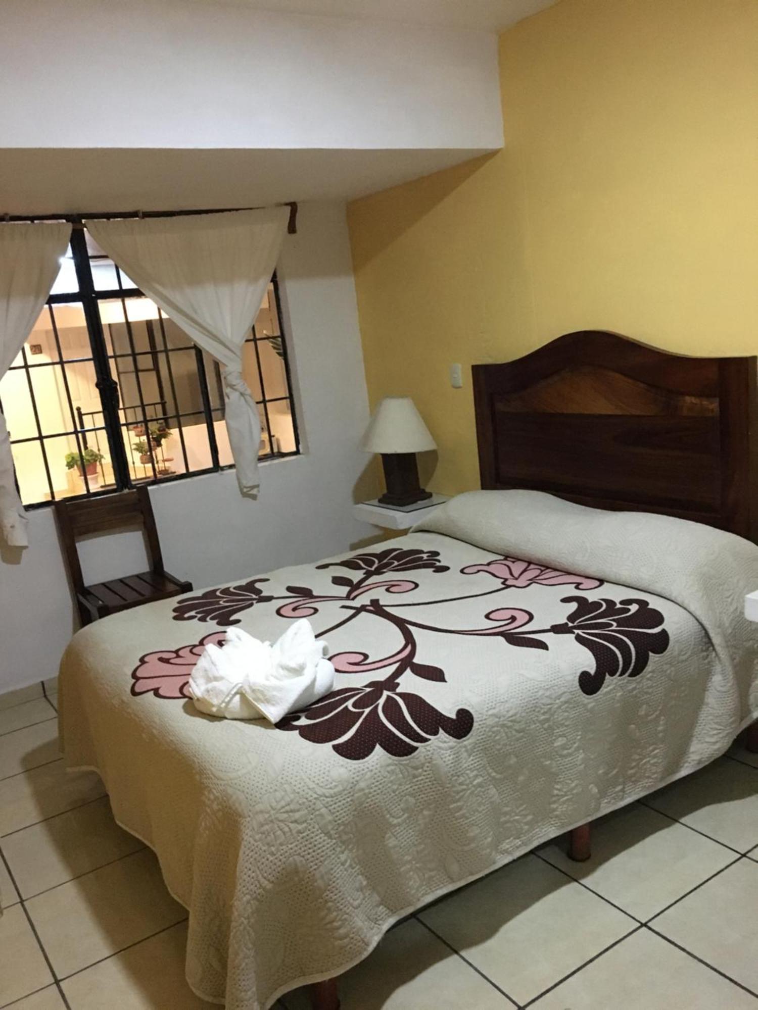 Hotel Posada Camelinas Pátzcuaro Zewnętrze zdjęcie