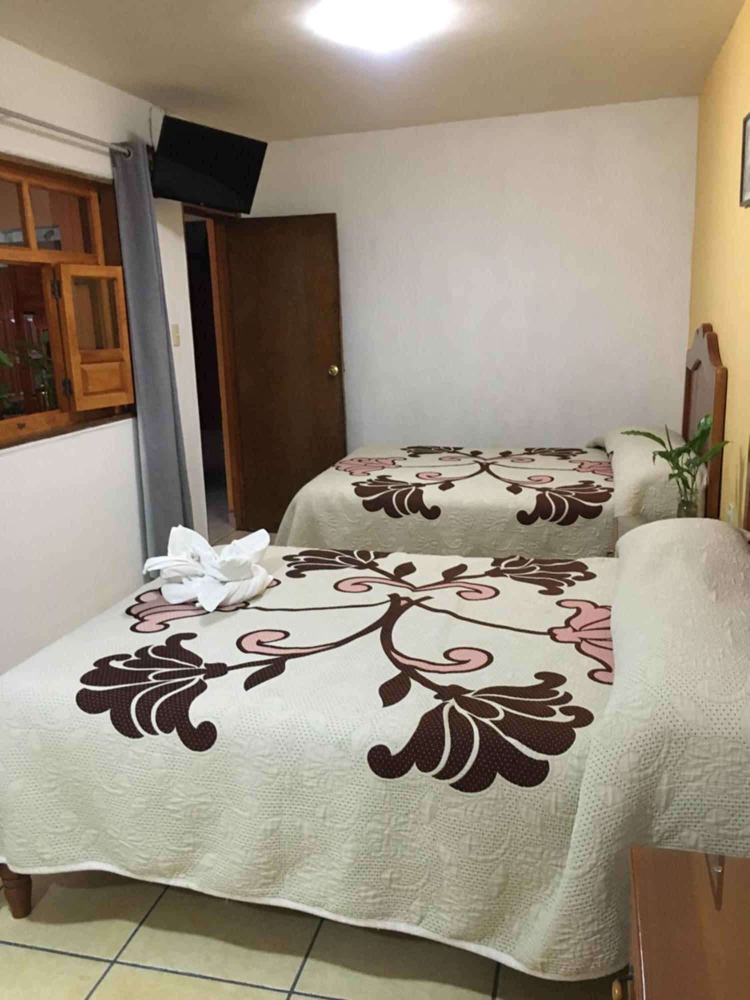 Hotel Posada Camelinas Pátzcuaro Zewnętrze zdjęcie