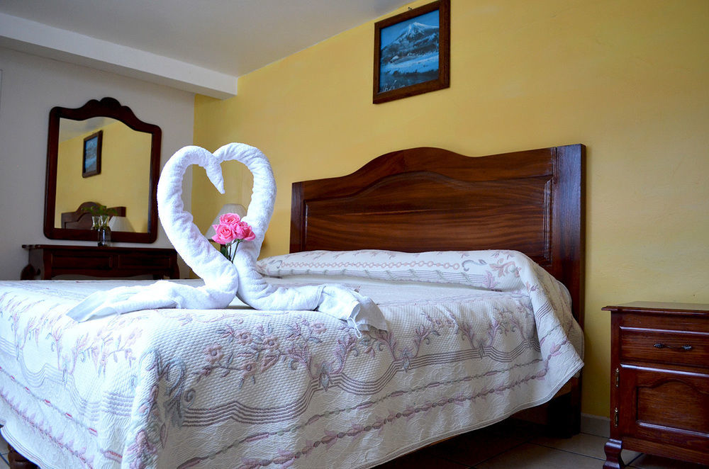Hotel Posada Camelinas Pátzcuaro Zewnętrze zdjęcie