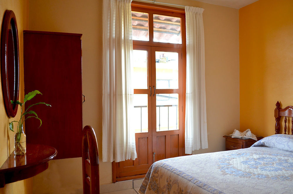 Hotel Posada Camelinas Pátzcuaro Zewnętrze zdjęcie