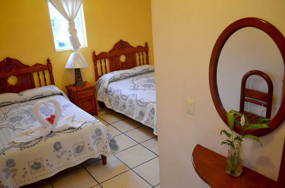 Hotel Posada Camelinas Pátzcuaro Zewnętrze zdjęcie