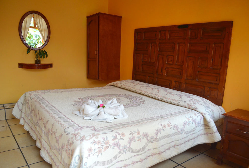 Hotel Posada Camelinas Pátzcuaro Zewnętrze zdjęcie