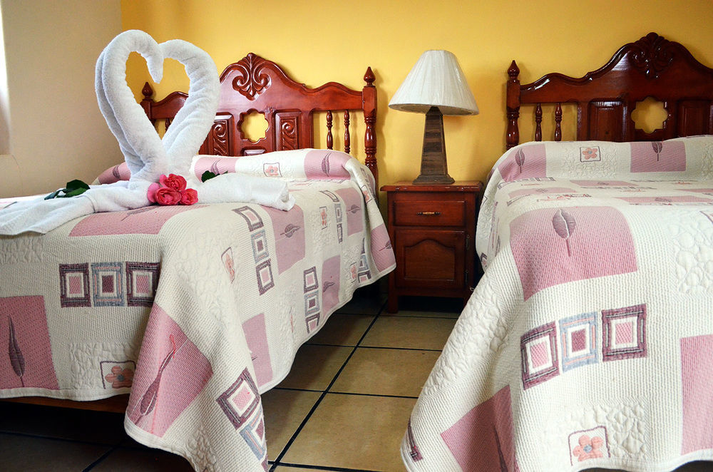Hotel Posada Camelinas Pátzcuaro Zewnętrze zdjęcie
