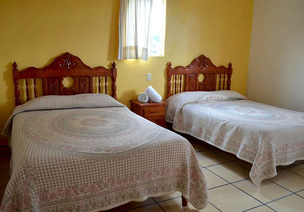 Hotel Posada Camelinas Pátzcuaro Zewnętrze zdjęcie