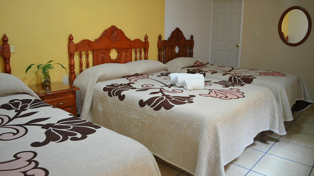Hotel Posada Camelinas Pátzcuaro Zewnętrze zdjęcie